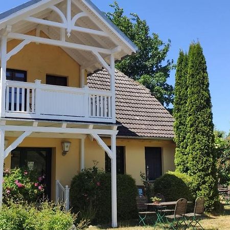 Hotel Wirtshaus Neuenkirchen à Neuenkirchen auf Rugen Extérieur photo