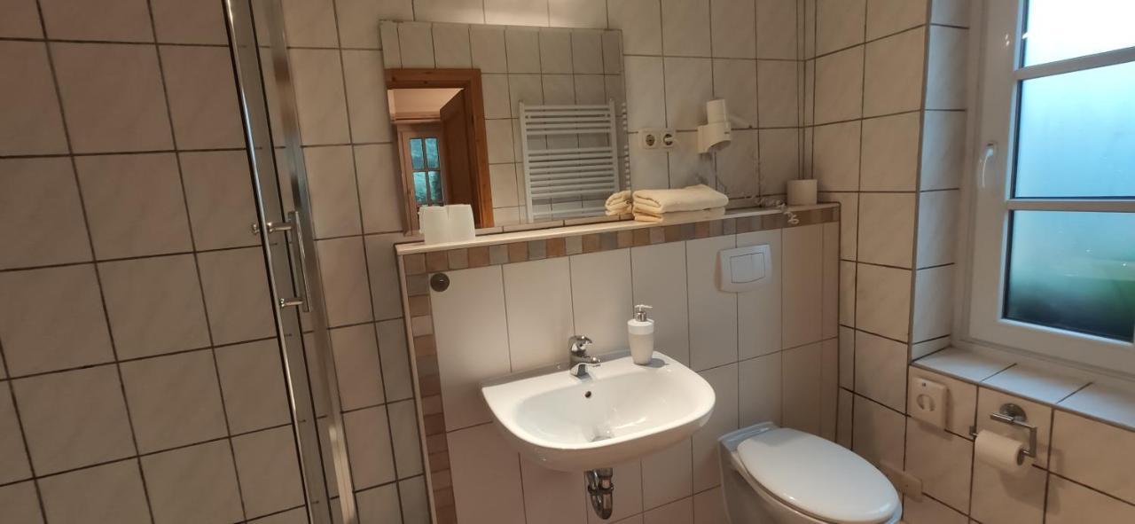 Hotel Wirtshaus Neuenkirchen à Neuenkirchen auf Rugen Extérieur photo