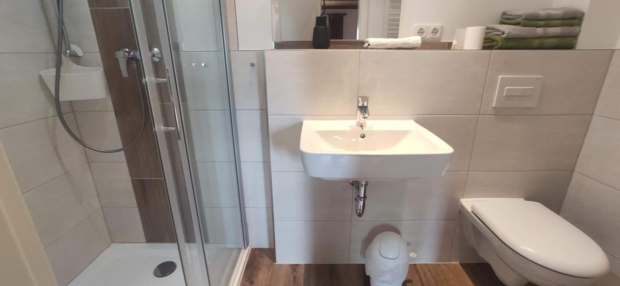 Hotel Wirtshaus Neuenkirchen à Neuenkirchen auf Rugen Extérieur photo